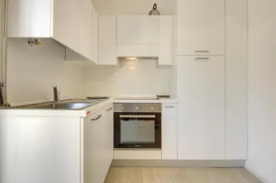 Cucina o angolo cottura di Sunlit-Balcony