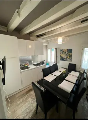 Cucina o angolo cottura di Rialto Rooms very central