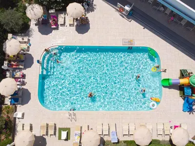 Piscina di Family Hotel Alexander - Azzurro Club o nelle vicinanze