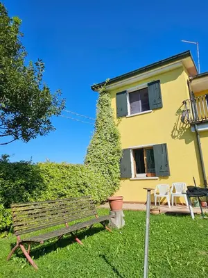 Giardino di Camera privata vicino a Venezia in aperta campagna