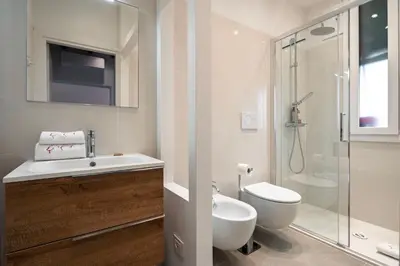 Bagno di Venetian Alcove