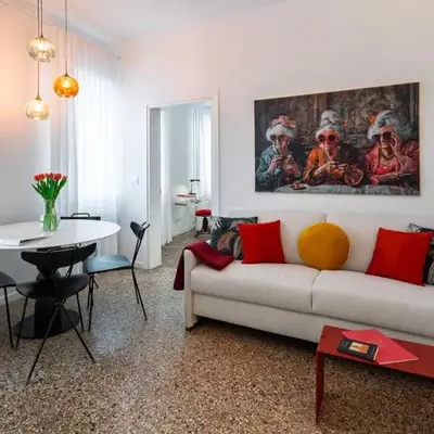 Venetian Alcove