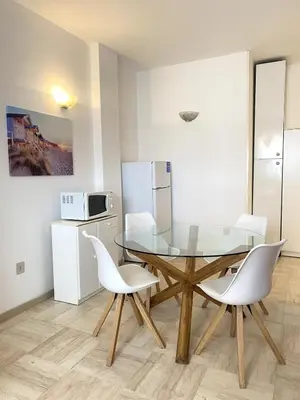 Cucina o angolo cottura di Fronte Mare Apartment Private Beach & Free Park