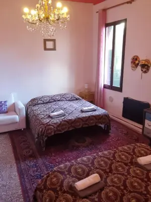 Letto o letti in una camera di Very central Artist rooms