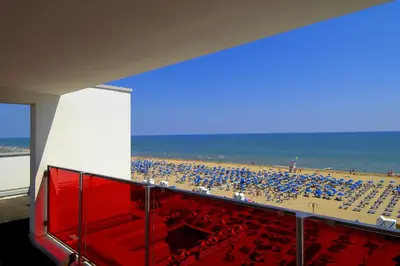 Vista generica sul mare o vista sul mare dall'interno dell'hotel