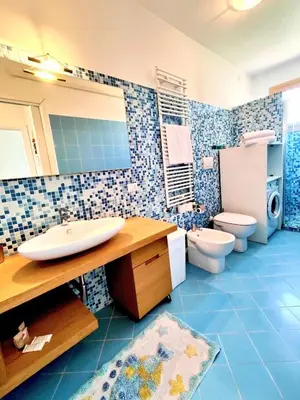 Bagno di HOLA borgo dei fiori