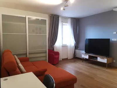 TV o dispositivi per l'intrattenimento presso Quietnest Venice Station Flat 86sqm 100m to Bus Station 300m to Train Station