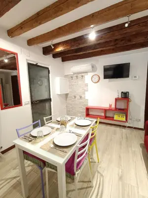 Cucina o angolo cottura di Briani Venice Apartment with Private Patio