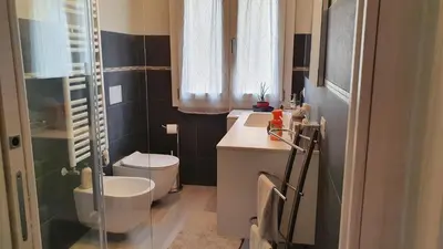 Bagno di 500 mt dalla stazione con parcheggio - moderno e tranquillo - Bartolino