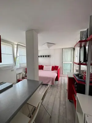 Letto o letti in una camera di Terrace Apartment Venice - 6th Floor Red-