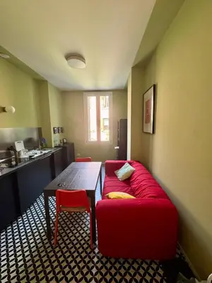 Cucina o angolo cottura di The trainmans apartment