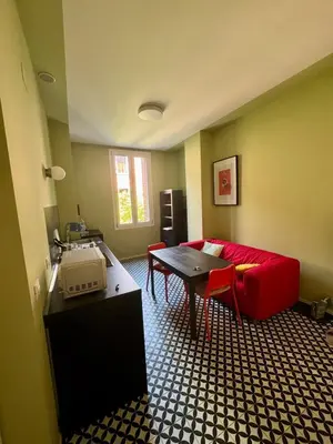 Area soggiorno di The trainmans apartment
