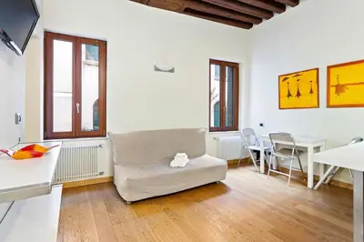 TV o dispositivi per l'intrattenimento presso Best Venice Apartments Torre dell'Orologio
