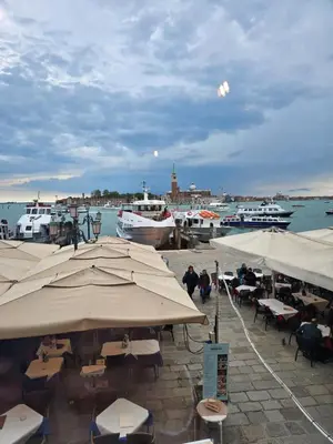 Vista generica sul mare o vista sul mare dall'interno dell'appartamento