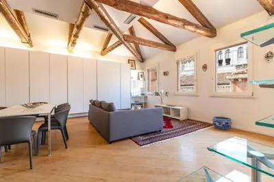 Planimetria di ComeCasa 3 min walk from San Marco Apartment with beautiful roof terrace