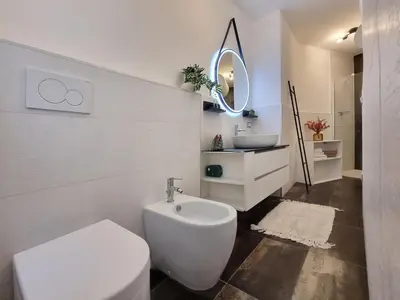Bagno di 'Suite San Nicolò' -Treviso Historic Center with Parking Space - 10 min walking to Train Station