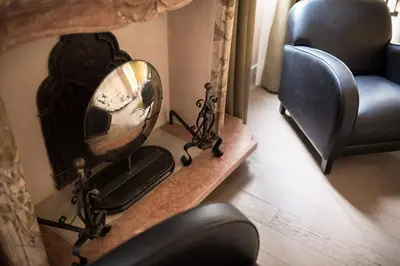 Area soggiorno di Liassidi Wellness Suites