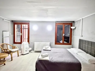 Area soggiorno di room with private bathrooms diedo 2