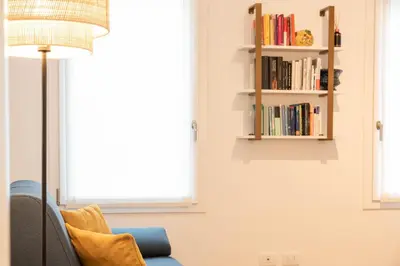 Biblioteca nell'appartamento