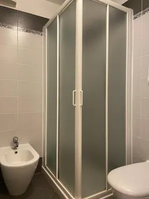 Bagno di BLACK & WHITE HOME, an oasis in the city center
