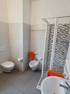 Bagno di Appartamenti via Calnova