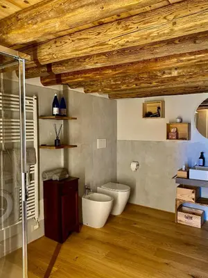 Bagno di Casa Colli Impervi