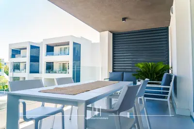 Balcone o terrazza di OasiSole Suite con terrazza e piscina