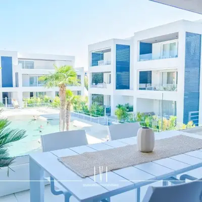 OasiSole Suite con terrazza e piscina