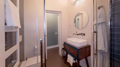 Bagno di Big apartment with private courtyard