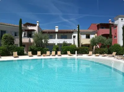 Piscina di Residence Borgo Paradiso o nelle vicinanze