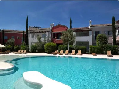 Piscina di Residence Borgo Paradiso o nelle vicinanze