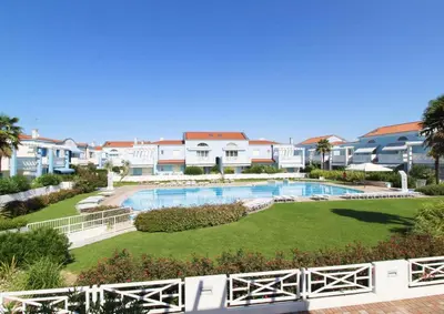Piscina di Residence Antenore Vista Piscina o nelle vicinanze