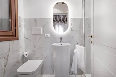 Bagno di Domus Apostoli Balcony
