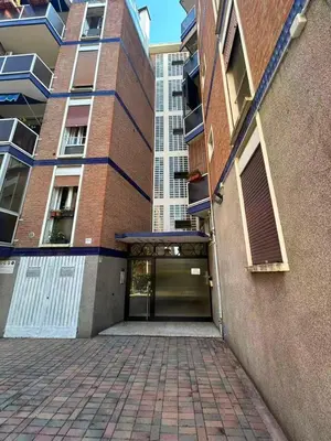 Edificio in cui si trova la stanza in casa privata