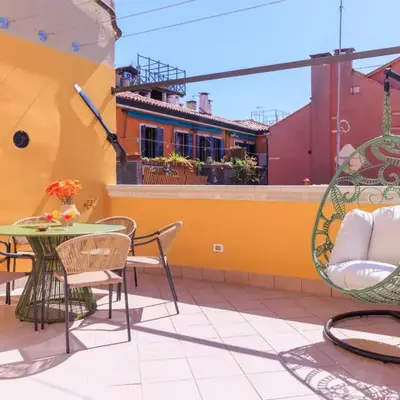 Casa dell'Aviatore con terrazza sul giardino
