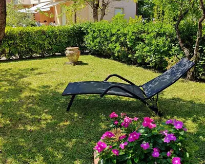Giardino di Pool, private garden and beach in the city center