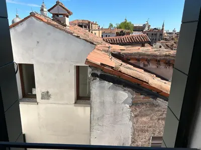 Vista generica su Venezia o vista sulla città dall'interno dell'appartamento