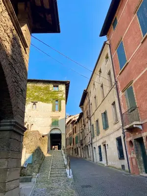 Edificio in cui si trova la stanza in casa privata