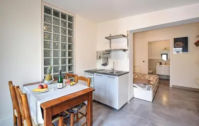 Cucina o angolo cottura di Stunning Apartment In Chioggia With Wifi