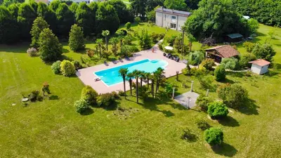 Piscina di Agriturismo Oasi Silente o nelle vicinanze