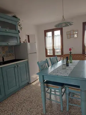 Cucina o angolo cottura di The garden holiday apartment