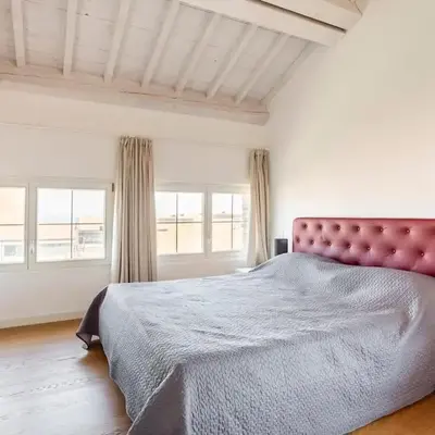 WAVE'S GLASS Industrial loft in old Murano