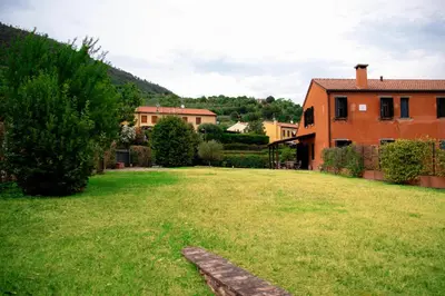 Paesaggio naturale nelle vicinanze della villa