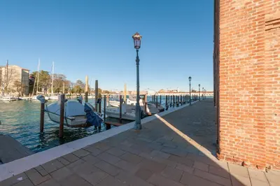 Vista sul fiume nelle vicinanze dell'appartamento