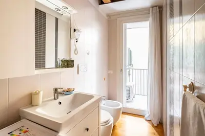 Bagno di GuestHost - Piazza Mazzini Bright Apartment Padova