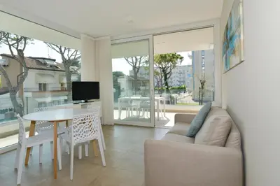 TV o dispositivi per l'intrattenimento presso Moderno 3 camere con piscina Piazza Aurora