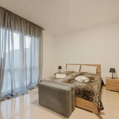Unico Apt 3A