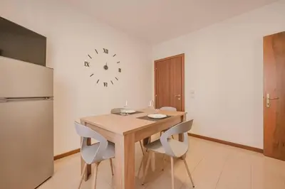Planimetria di Unico Apt 3B, 2 ospiti, Parcheggio gratis, 10 minuti da Venezia