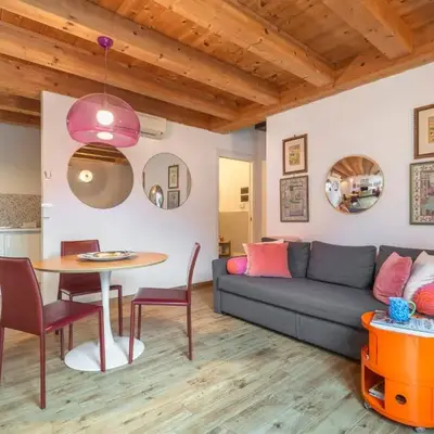 Colorful Venetian Apartment R&R