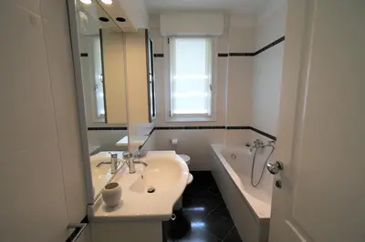 Bagno di Quadrilocale Stej Palace